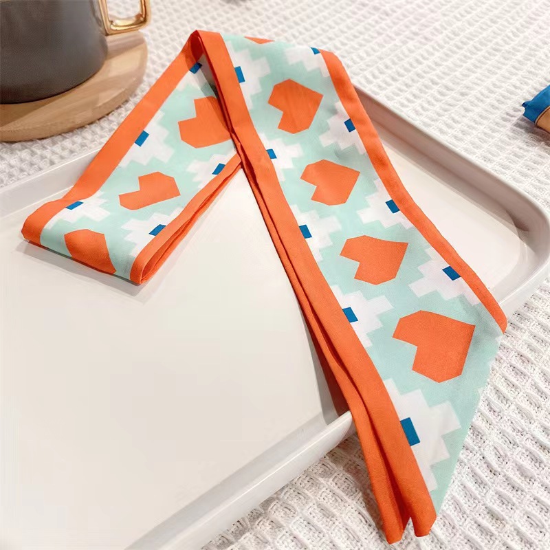 Повязка на голову с оранжевым краем Love