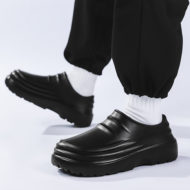 Baotou zapatillas para hombres verano 2025 nuevo antideslizante impermeable con suela suave zapatos de cocina de color sólido zapatos de protección laboral