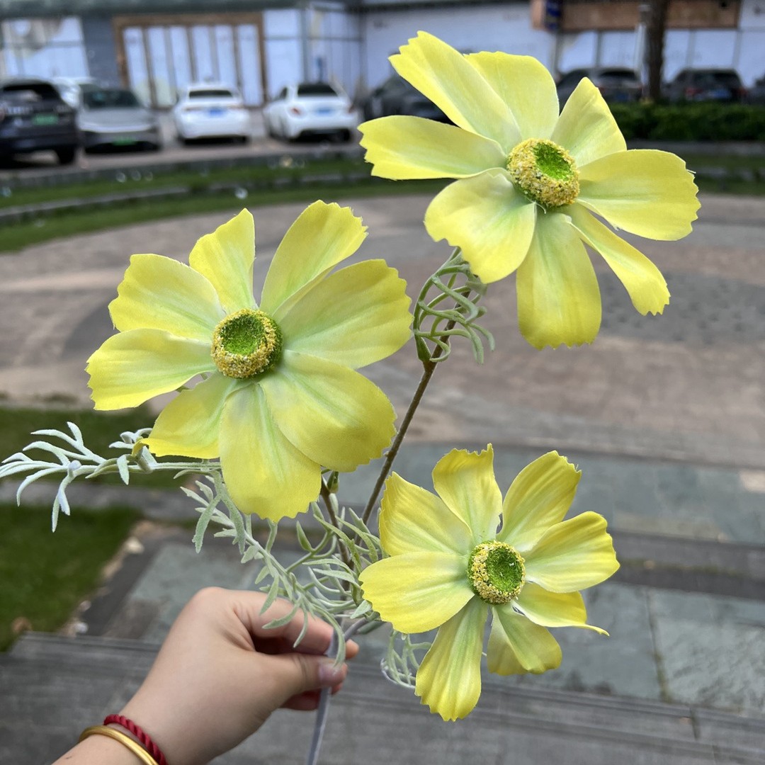 Nueva fábrica de flores artificiales de la boda amarillo leche amarillo limón amarillo fresco al aire libre Salón de la boda decoración flor falsa al por mayor