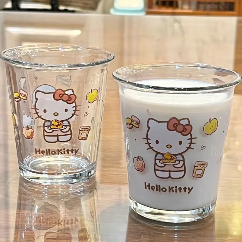 짧고 두꺼운 고양이 + 유리 빨대