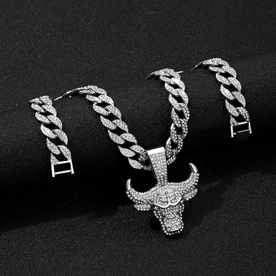 Hip Hop Exaggerated Animal Bull Head Pendant Street Rap Style Personalized Full Diamond Jewelry 15mm Watch Buckle Cuban_voghion.com