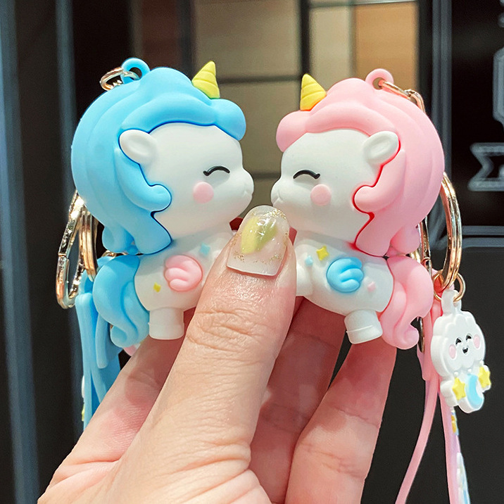Llavero de muñeca de goma suave de dibujos animados creativo femenino lindo unicornio llavero de coche bolsa de anillo pequeño colgante regalo