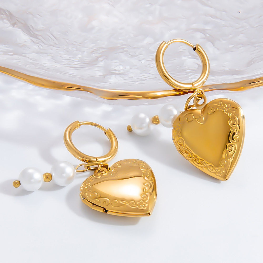 1 Pair Quantity Daily Occasion PVD Coated Real Gold Plated 18K Gold Heart Shape 304 Stainless Steel Simple Style Waterproof Non Tarnish Charm Sleeper Hoop Earrings Drop Earrings