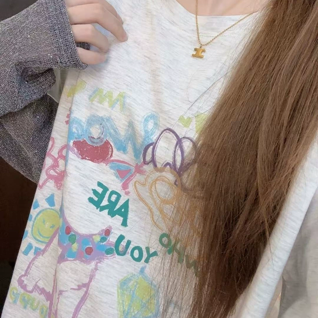 Корейская версия поддельные две рубашки граффити женская весна 2025 новый топ в этом году