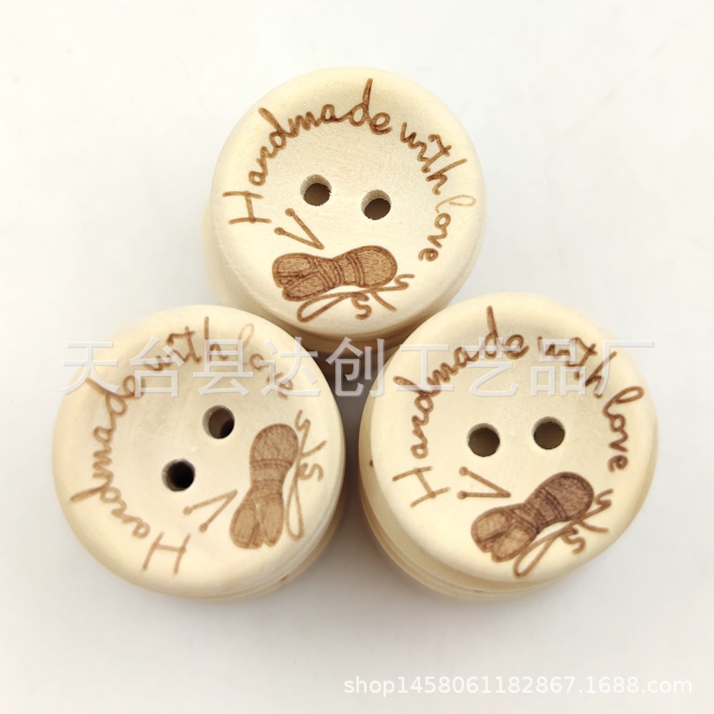Botones de madera de bricolaje lindos ins love bee withlove accesorios de costura hechos a mano hebilla de madera