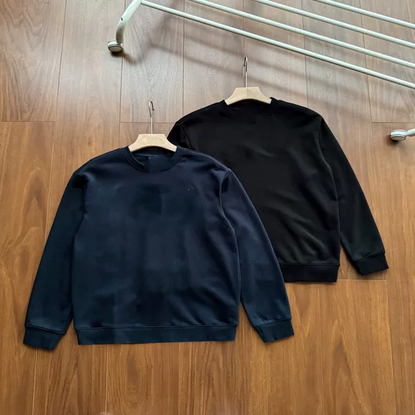 70642 New hooded sweatshirt