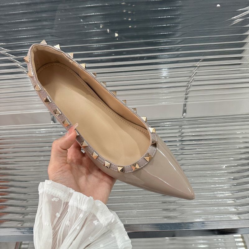 Sexy summer classic elegant shoes with studs pointed-toe low-cut made of patent leather flat, 2026 years