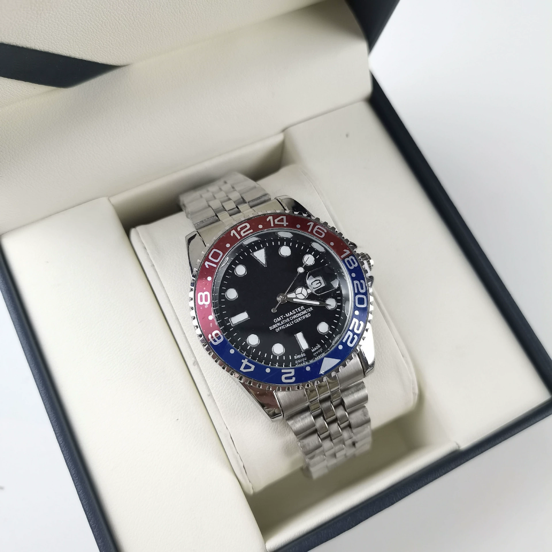 Завод C VSEWGM Лаожили Водная посудина GMT Без механических времен Низки часы, внешний торговый канал