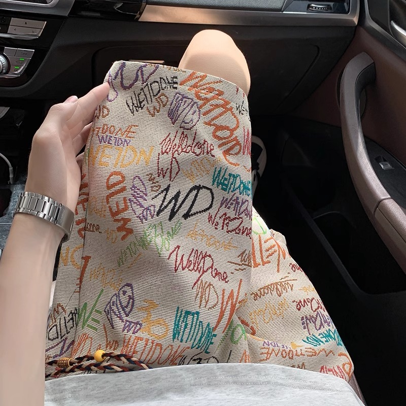 Retro Graffiti Knitted Shorts For Men Loose Summer Beach Pants_voghion.com