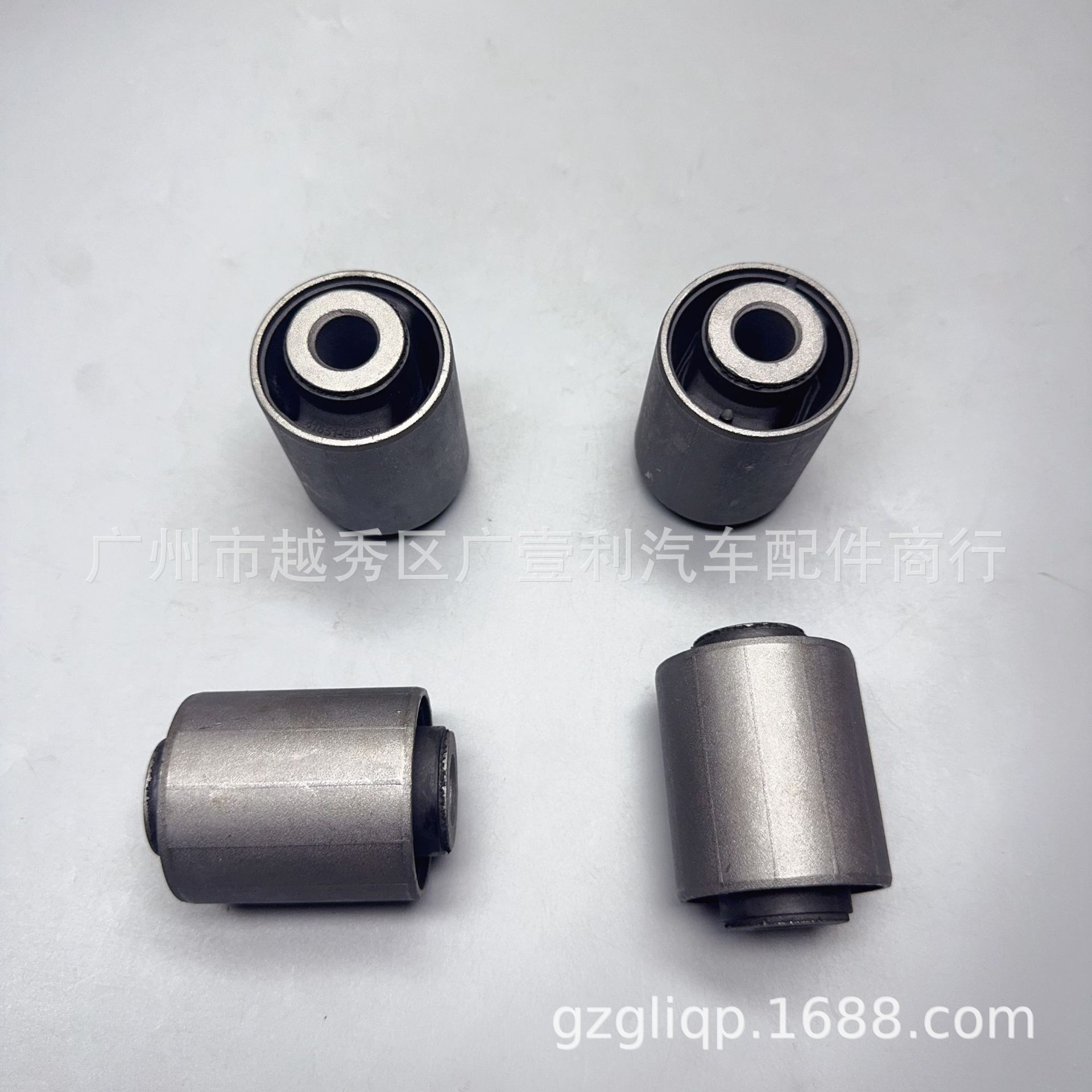 Applicable to 41651-60030 52380-60040BH LX470 UZJ100 4700 rear differential rubber bushing