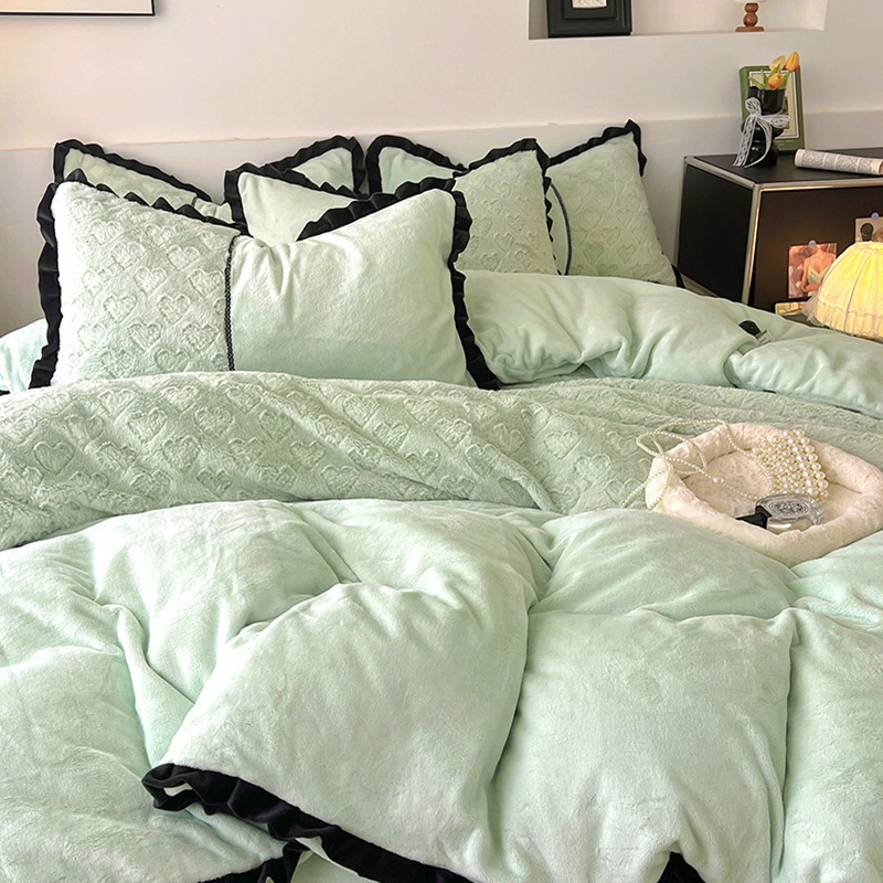 Nuevo estilo tridimensional de piel de conejo de imitación de amor, conjunto de cuatro piezas de terciopelo de leche, ropa de cama cálida de otoño e invierno de estilo europeo, funda de edredón de sábanas