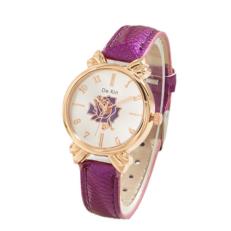 Tiktok nuevo estilo coreano de La Flor de las mujeres elegante reloj de cuarzo reloj de aleación de moda correa de las mujeres en stock al por mayor