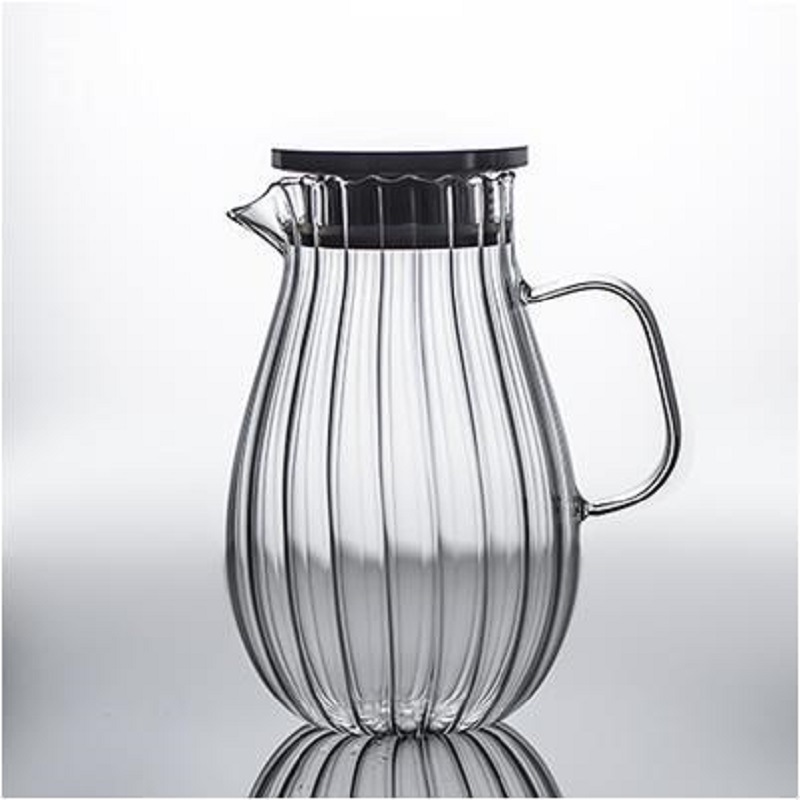 Botella de agua fría de gota de agua a rayas transparente