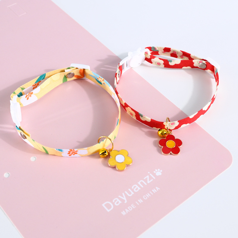 Colgante de mascota pequeña campana de flores ajustable collar gatos perros flores de sol lindos collares de accesorios de hebilla de seguridad