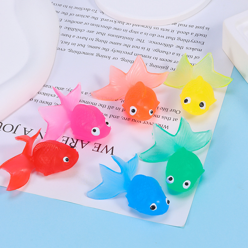 工場直接供給模擬ソフトプラスチック金魚 5 センチメートル TPR フローティングソフトプラスチック屋内と屋外の子供用釣りおもちゃ|undefined