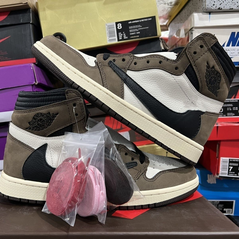Jordan 1Ts Collaboration Reverse Hook Original High-Top Aj1 Retro Basketball Shoes in Dark Brown Lightning Design for Men and Women Casual Sports Shoes