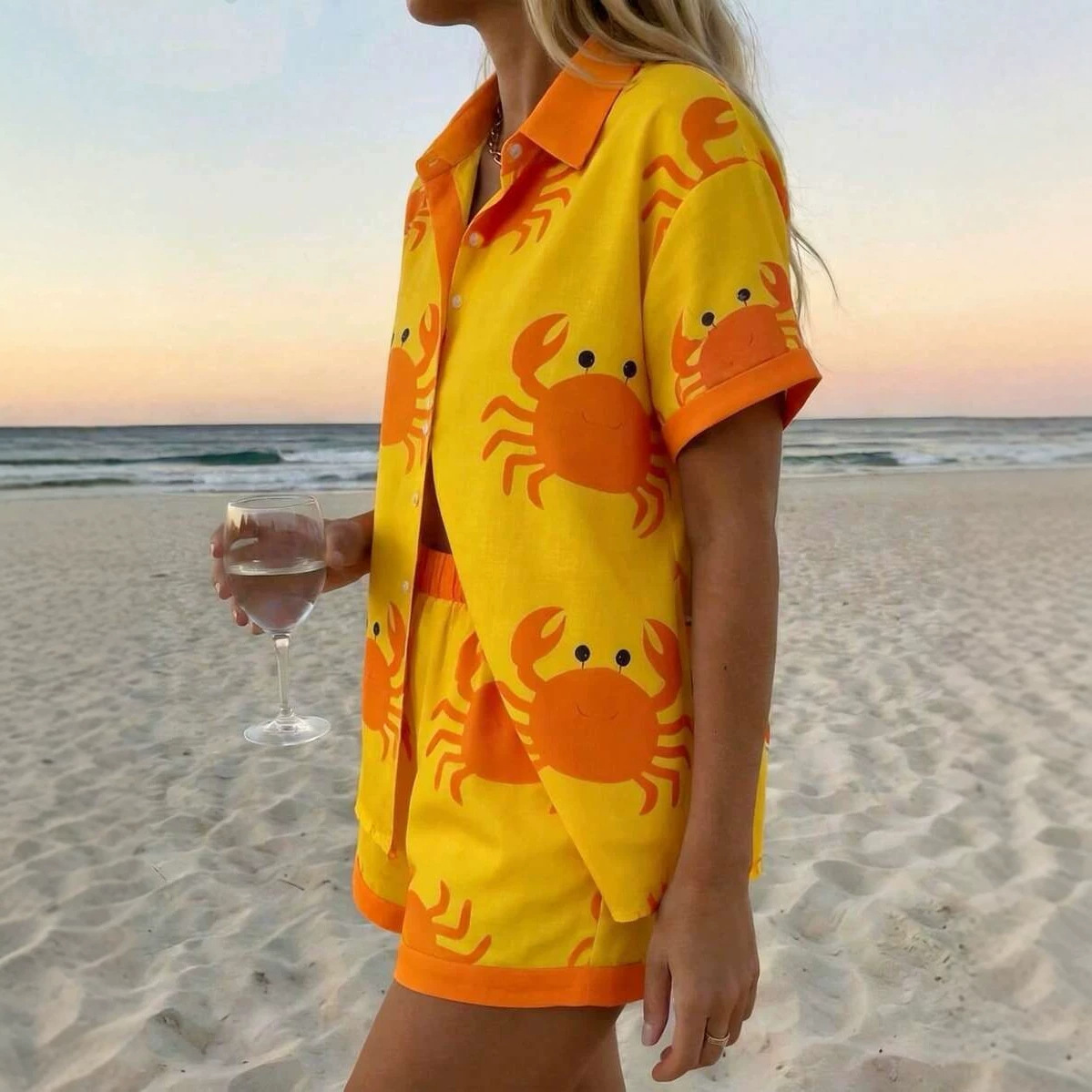 Sommerliches Set im Resort-Stil mit Print: Kurzarm-Hemd und Shorts_voghion.com
