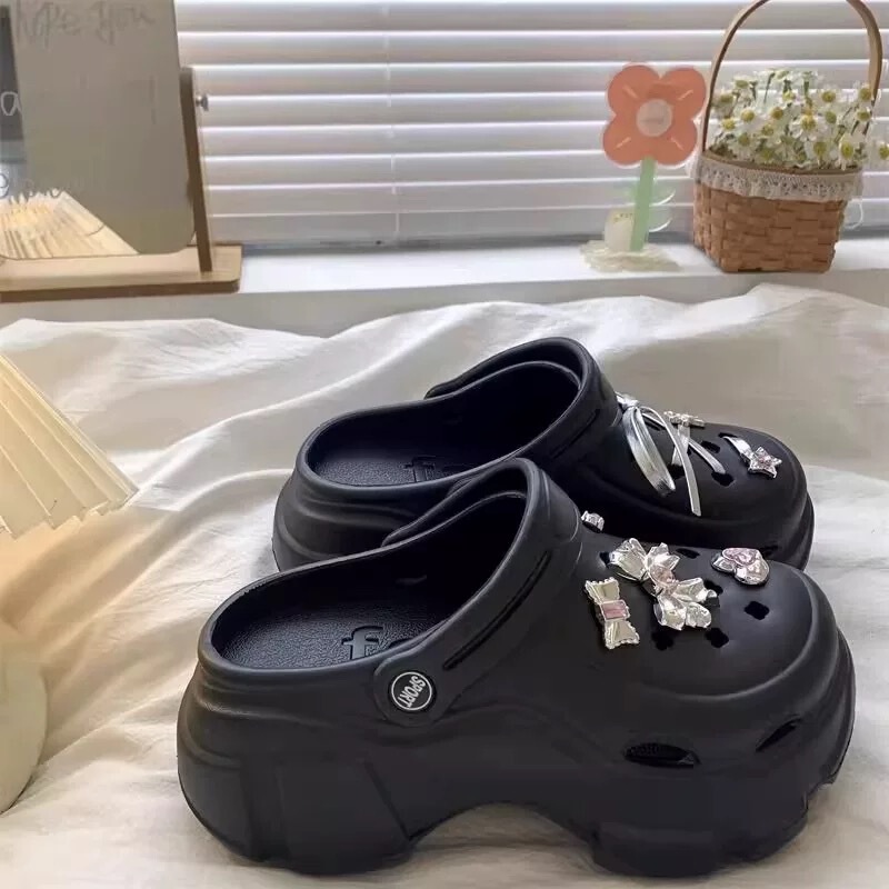 2025 New Cute Children's Clogs for Girls, New Summer Outdoor Thick-Soled Non-Slip Closed-Toe Sandals for Women 2025 New Cute Children's Clogs for Girls, New Summer Outdoor Thick-Soled Non-Slip Closed-Toe Sandals for Women