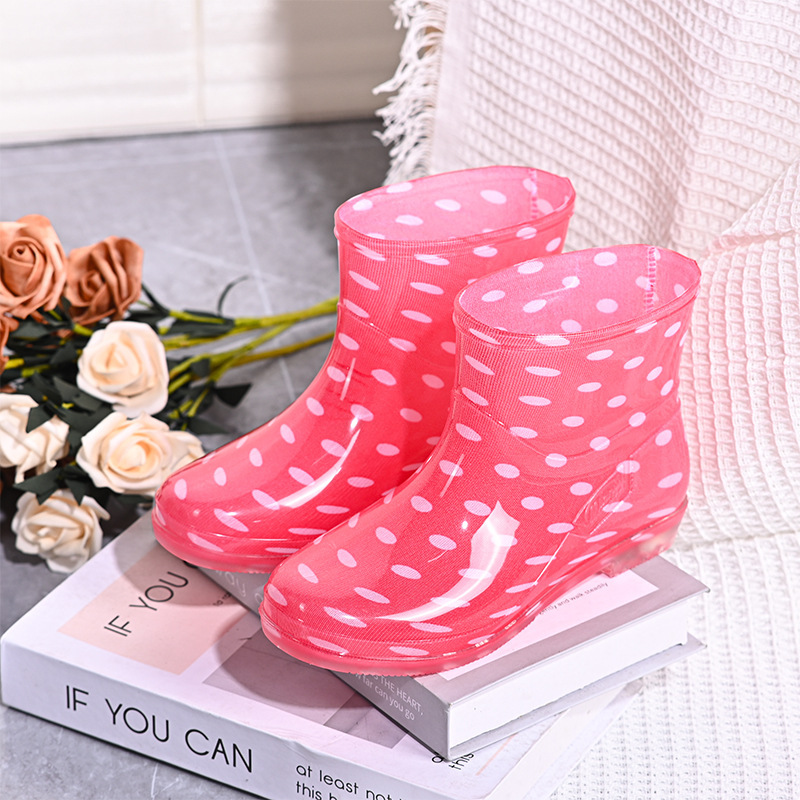 Comercio exterior zapatos de lluvia de color sólido para mujeres adultas al aire libre bosque lluvioso a prueba de agua anti-deslizante zapatos de agua de lana calentamiento botas de lluvia