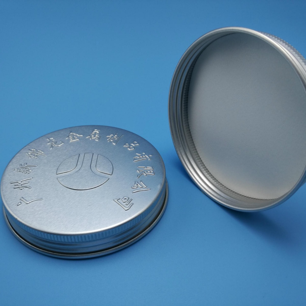 厂家批发M50*H12mm铝盖  圆形螺纹铝瓶盖 化妆品金属密封盖