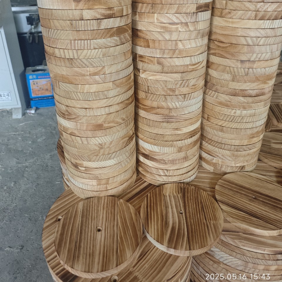源头厂家供应实木松木拼板指接板工艺品板加工多种规格可选木条