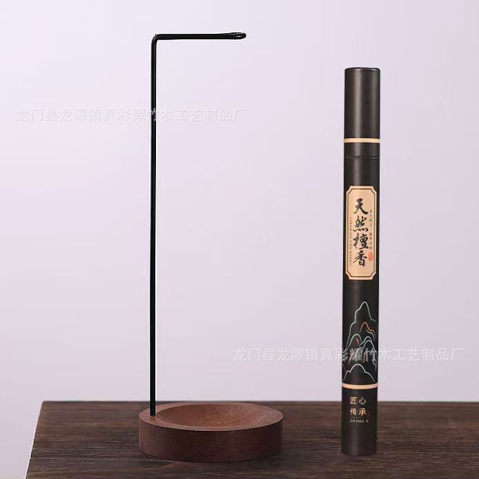 お香器の線香炉のお香を逆さまにかけて、家庭用室内のホノルルのお香を挿します。|undefined