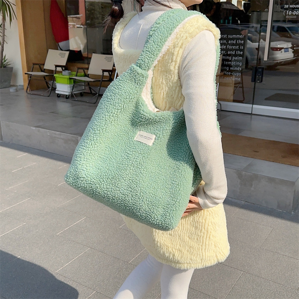 310233 Autumn/Winter Korean version dual-sided plush simple single-shoulder student large-capacity commuting vest bag undefined