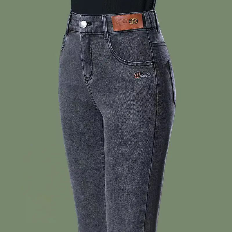 연기 회색 스트레이트 다리 청바지 여성의 봄과 가을 새로운 중년 하이 허리 여성 바지 슬리밍 스트레치 엄마 스트레이트 다리 바지