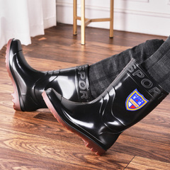 Men's mid-tube wedge water shoes, adult round toe waterproof rain boots, black mid-top rubber shoes, tendon sole rain boots