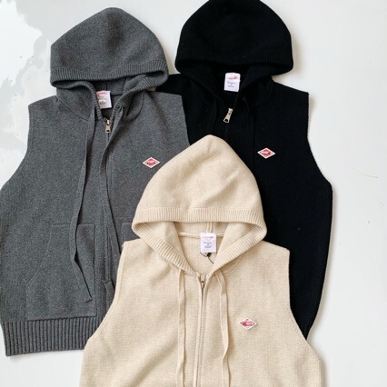 Japanese-Style Zip-Up Hooded Knit Vest for Women, Autumn and Winter Loose Layering with Shirt, Short Versatile Casual Vest