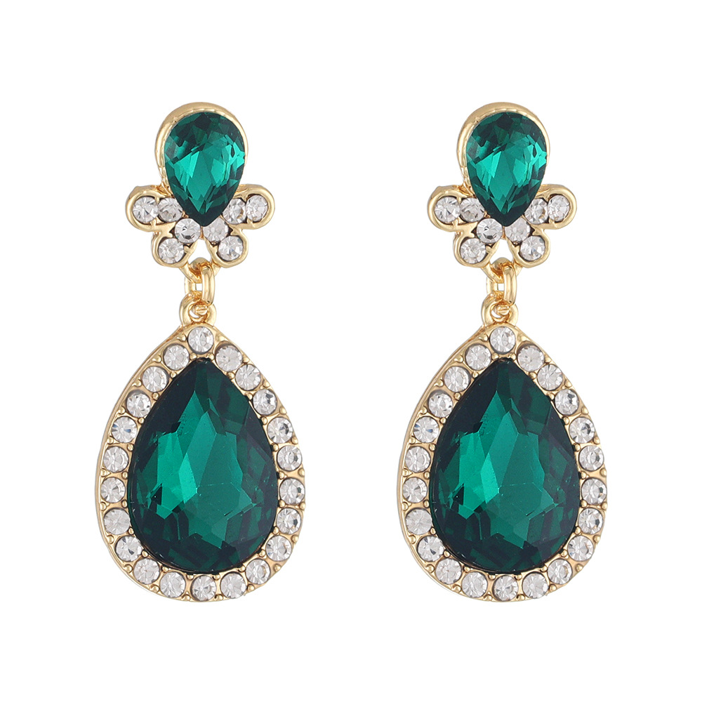 Elegant retro accessory drop-shaped
