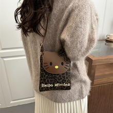 �ɐۿ�ͨkitty؈�֙C��Ů�¿�͹ű��y�H�ӄ�����Ę�μ�б��С��