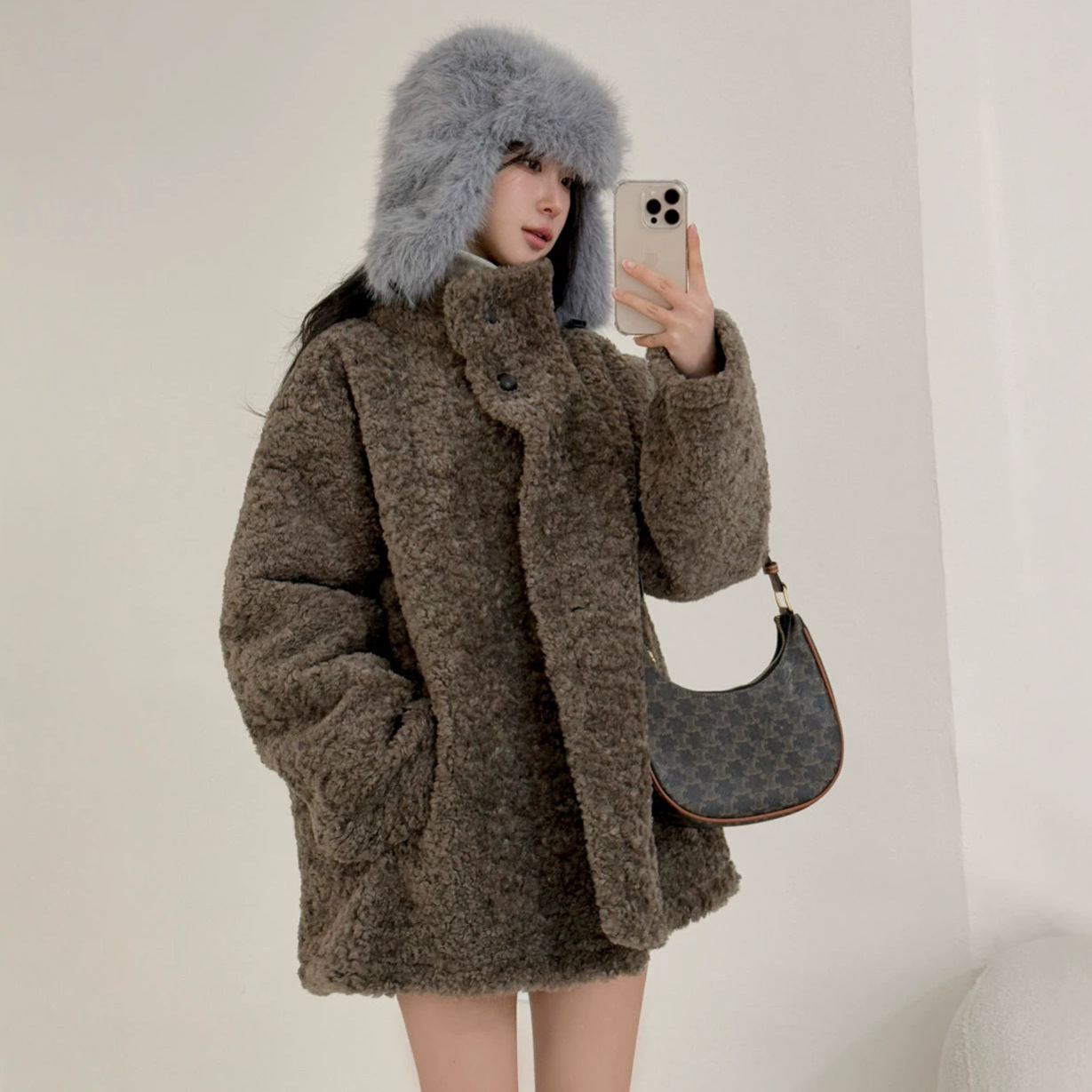 Dongdaemun ins winter new Korean-style warm and retro stand-collar plush single-breasted versatile thick coat