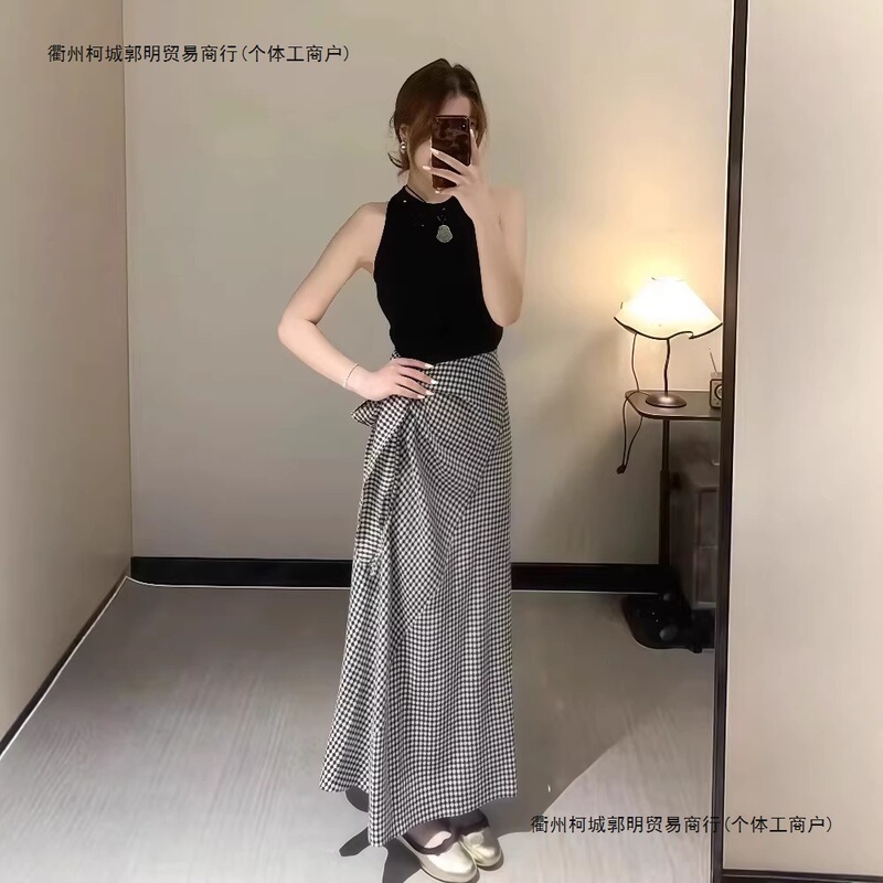 2026 Spring New Style Small Fragrant Style Knitted Suit for Women, Round Neck Beaded Cardigan + Sleeveless Dress Two-Piece Set