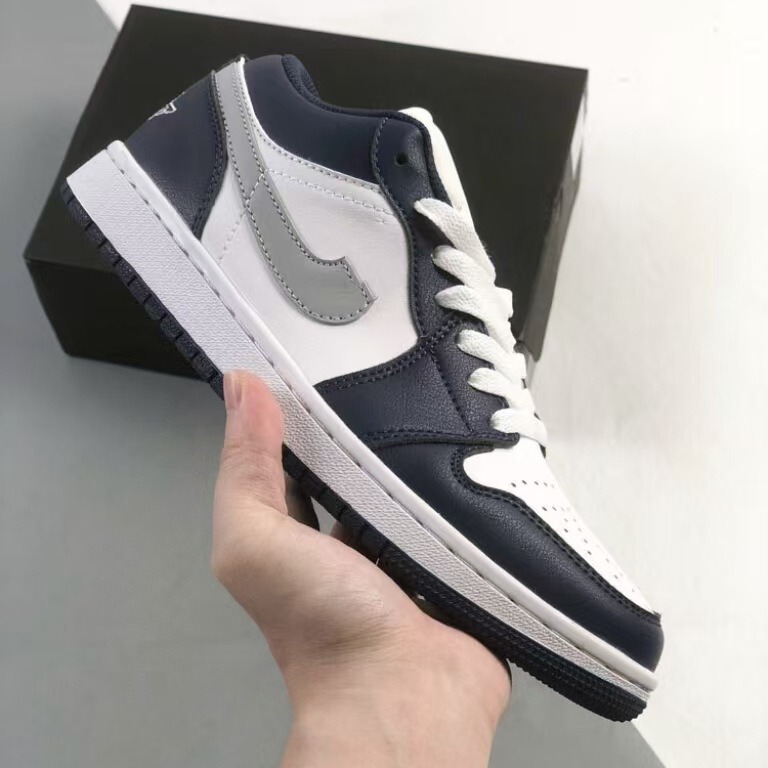 Putian High Version Pure Original AJ1 Low-top Board Shoes All-match Casual Shoes Men's and Women's Sports Running Shoes Fitness Basketball Shoes Putian High Version Pure Original AJ1 Low-top Board Shoes All-match Casual Shoes Men's and Women's Sports Running Shoes Fitness Basketball Shoes