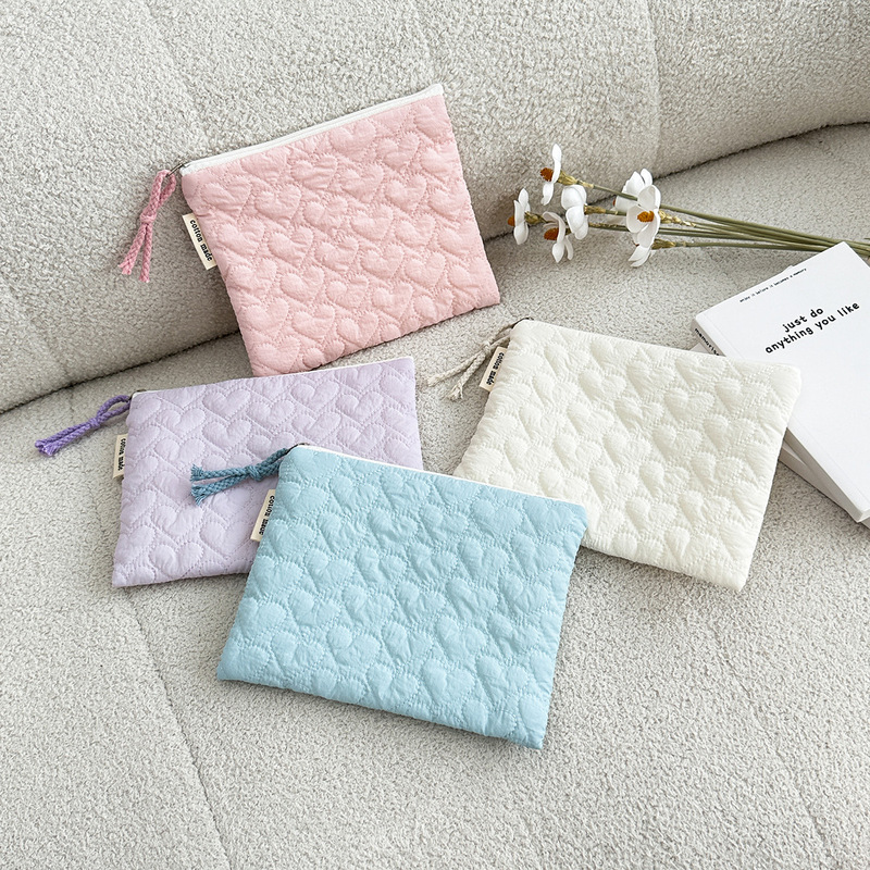 Quilted Embroidered Love Heart Cosmetic Bag, Portable Coin Purse, Stationery Bag, Large Capacity Multifunctional Pencil Case