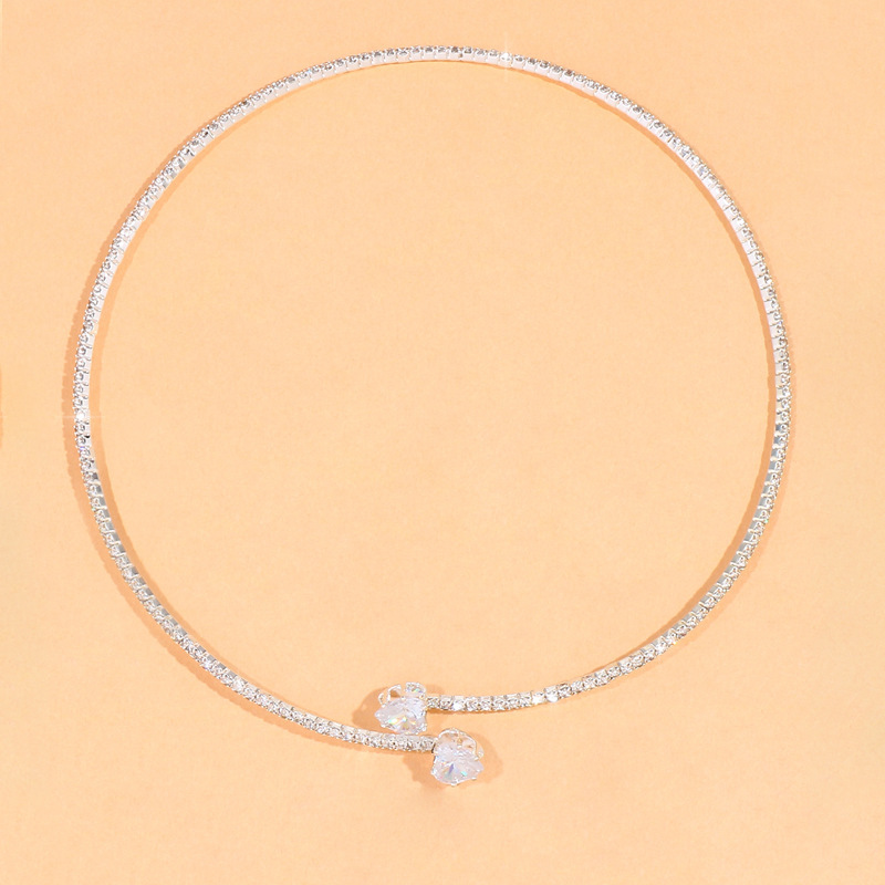Moda europea y americana rhinestone collar mujeres sexy temperamento brillante corazón collar accesorios a juego