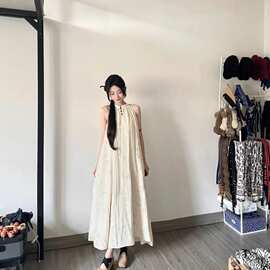 新中式无袖挂脖背心连衣裙子女夏季2026新款法式小个子度假风长裙