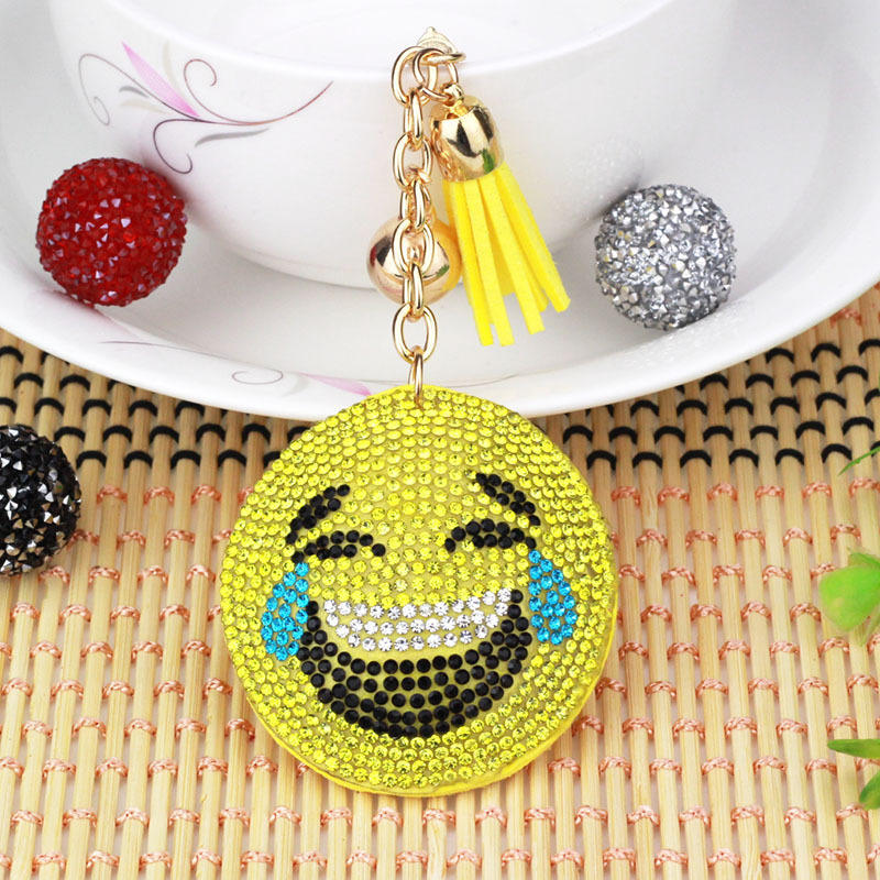 Nuevo creativo cara sonriente coreana llavero de diamante de moda borda de dama bolsos colgantes joyerías de comercio exterior al por mayor