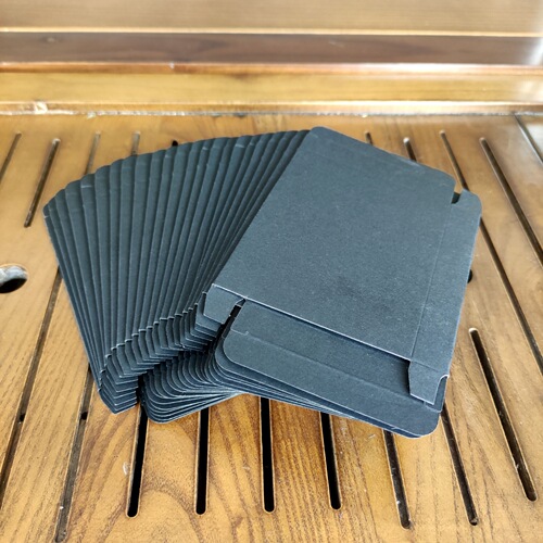 Black card packaging box wholesale hot stamping and hot stamping. Make universal 350g black small paper box for quick delivery.