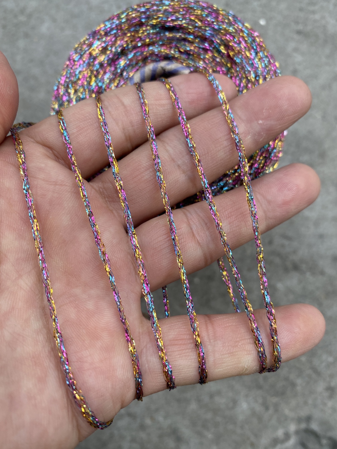 번쩍이는 은은한 파스텔톤