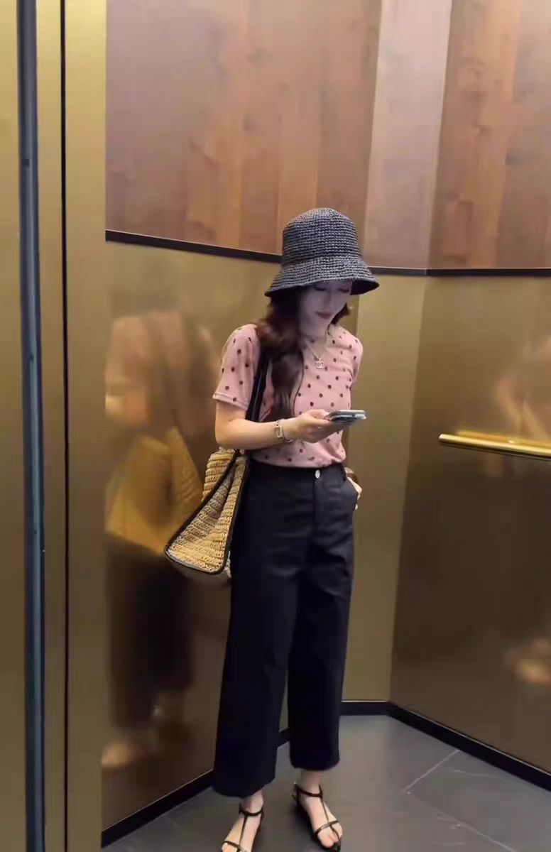 Áo thun nữ tay ngắn chấm bi, dáng rộng, vai xuôi, phong cách mùa hè — màu hồng chi tiết 2