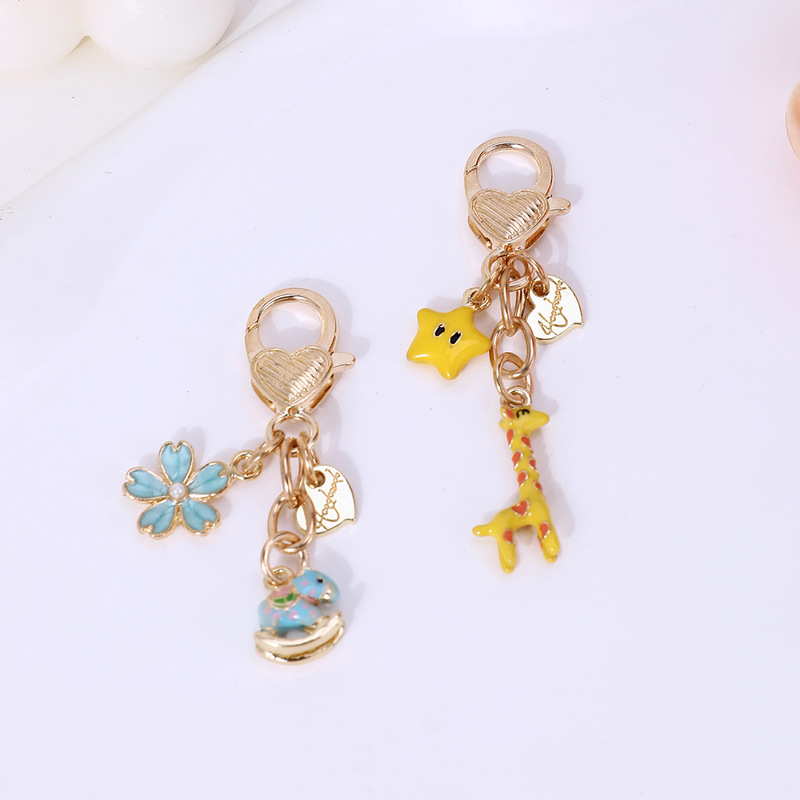 Pinduoduo Fruit Lobster Buckle Pendant Strawberry Three-Dimensional Giraffe Animal Keychain Pendant Pet Dog Decoration