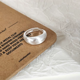 戒指;项链;耳钉