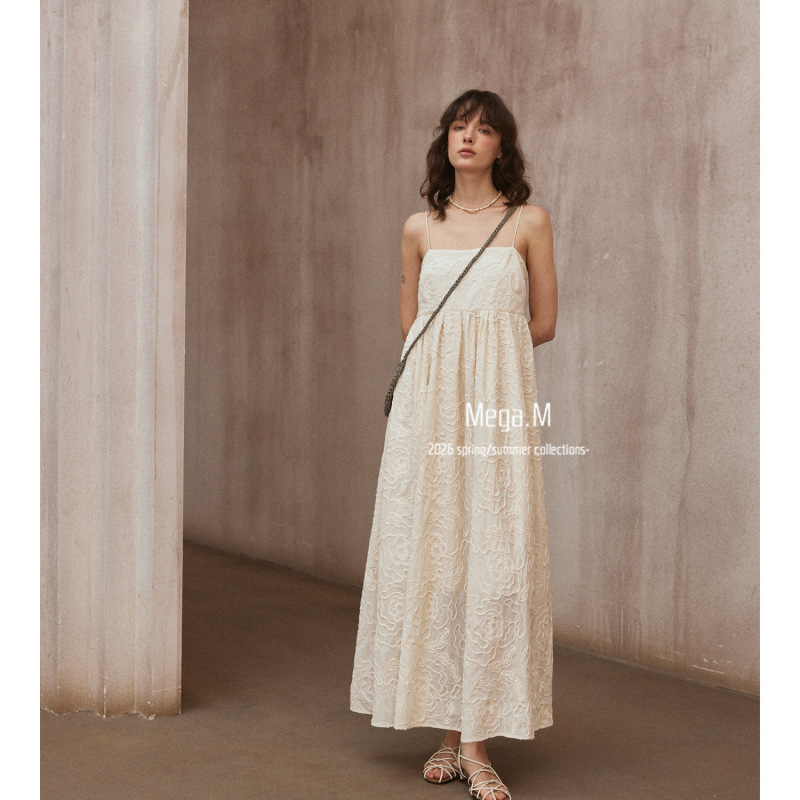 Margemeng French-Style Strapless Dress 2026 Early Spring New High-End Elegant Women's Long Dress
Margemeng French-Style Strapless Dress 2026 Early Spring New High-End Elegant Women's Long Dress