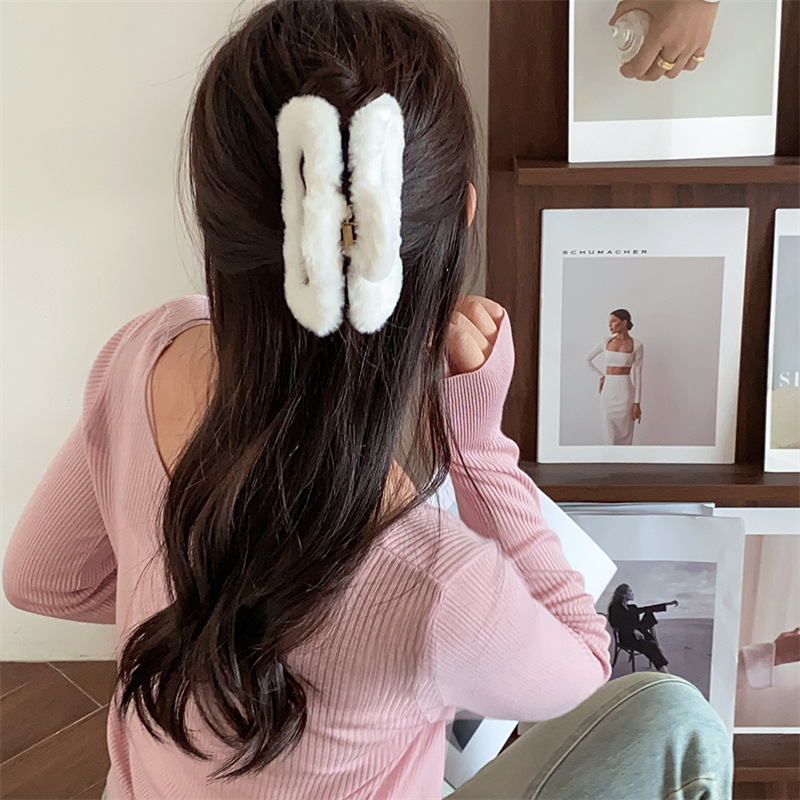 75g Weight Hair Claws Hair Accessories Type 1 Piece Quantity Holiday Occasion Elegant Solid Color Plush Hair Claws