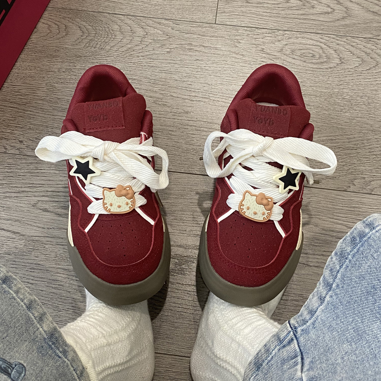 Corea del Sur versátil zapatos blancos para mujeres 2025, verano y otoño nuevos zapatos casuales de skate con suela gruesa, zapatos de estudiante de arco ligero para mujeres