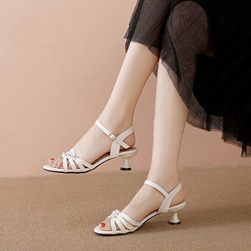 High-quality soft leather sandals for women, 2024 summer new style, medium-heel, chunky-heel, versatile patent leather strap, fashionable high-heeled sandals High-quality soft leather sandals for women, 2024 summer new style, medium-heel, chunky-heel, versatile patent leather strap, fashionable high-heeled sandals