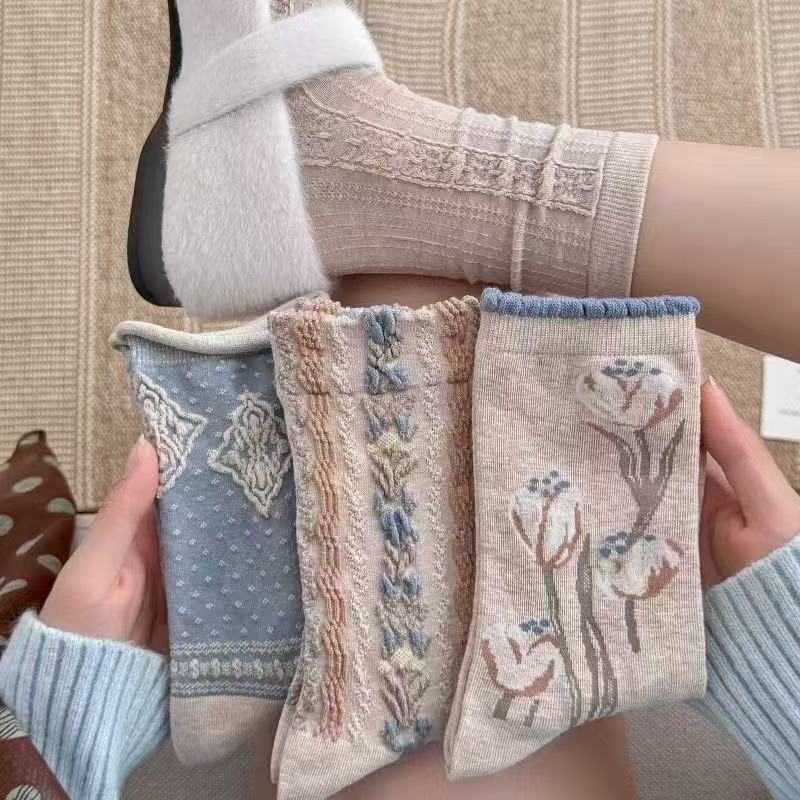 Early autumn socks for girls, pastoral style, vintage oil painting tulip mid-calf socks, gentle ruffled forest-style cotton socks Early autumn socks for girls, pastoral style, vintage oil painting tulip mid-calf socks, gentle ruffled forest-style cotton socks