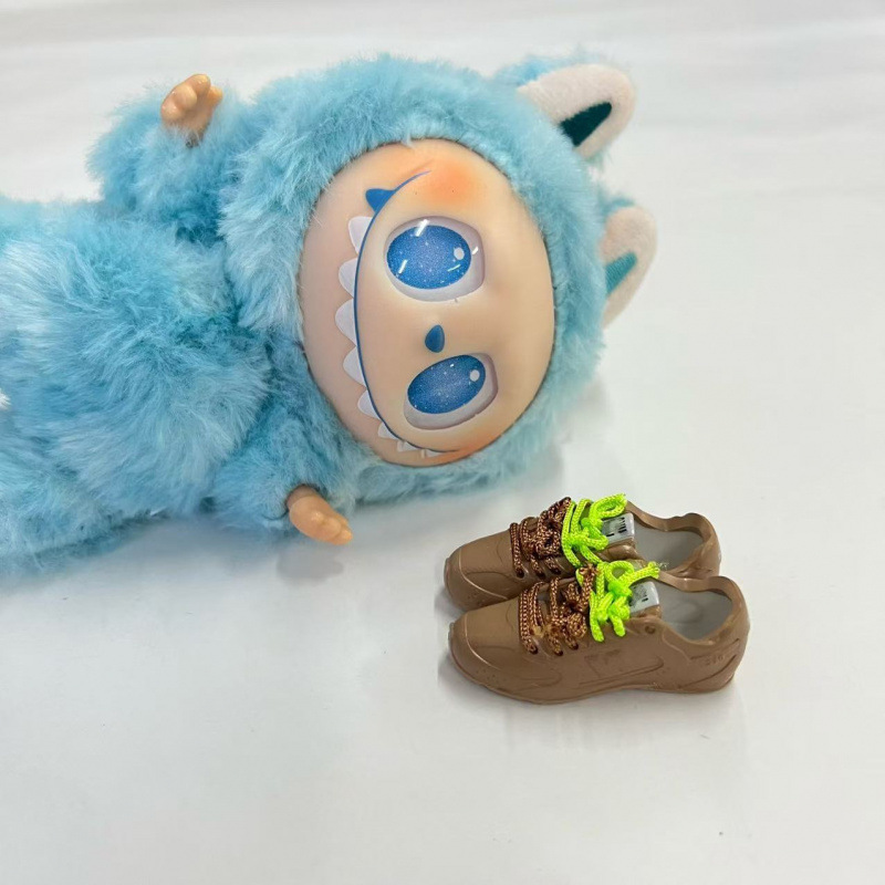 LABUBU Zapatos Rabu Ropa de bebé 17cm felpa vinilo bolso de muñeca colgante para zapatos desnudos caja ciega
